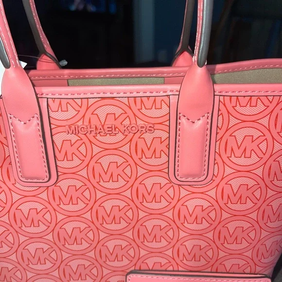 Authentic Michael Kors Bag - Picture 3 of 9
